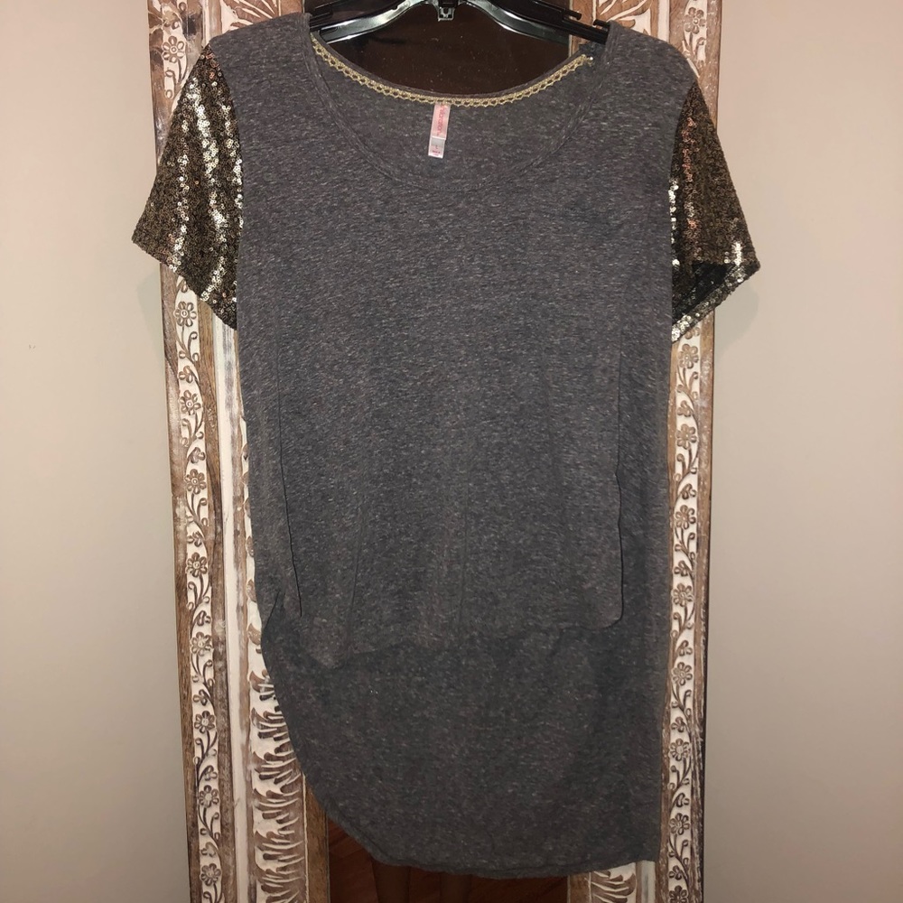 Juniors Sequined Heather Grey High-Low Top